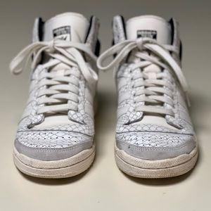Adidas Women’s Snakeskin High top TOP TEN, Size 9 1/2